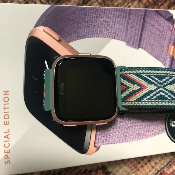 Fitbit versa special edition - Picture 10 of 11